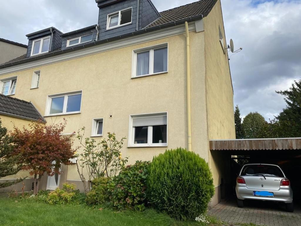 Haus Mit Garten - Kingbett - Wifi - Parkplatz Эссен Экстерьер фото